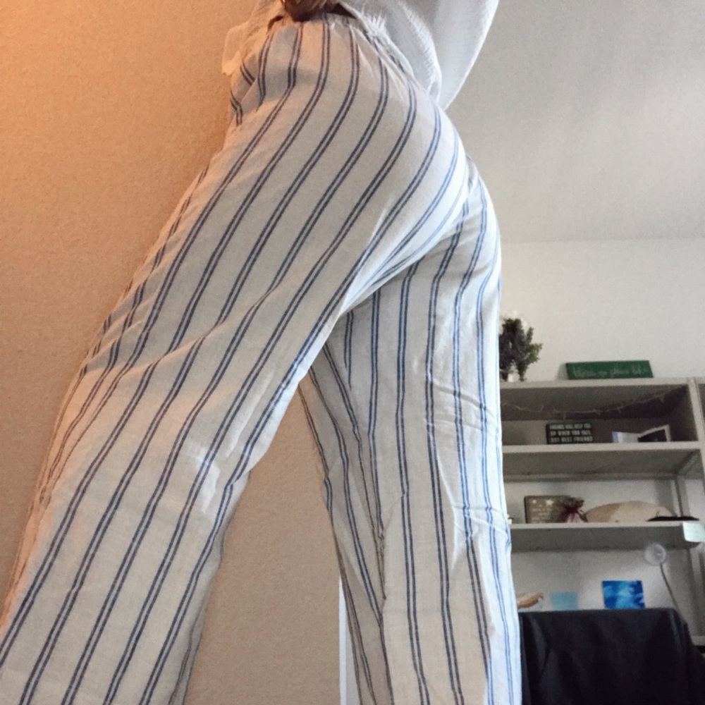 STRIPED FLOWY PANTS